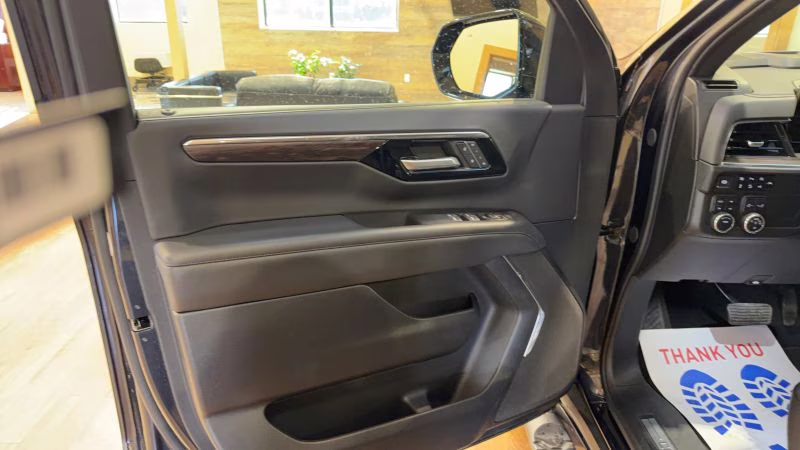2025 Chevrolet Tahoe Z71 Sport Utility 4D 4X4
