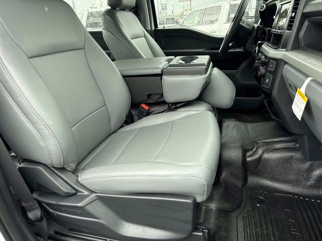 2026 Oxford White Ford Super Duty F-250 SRW XL 4X4 Truck