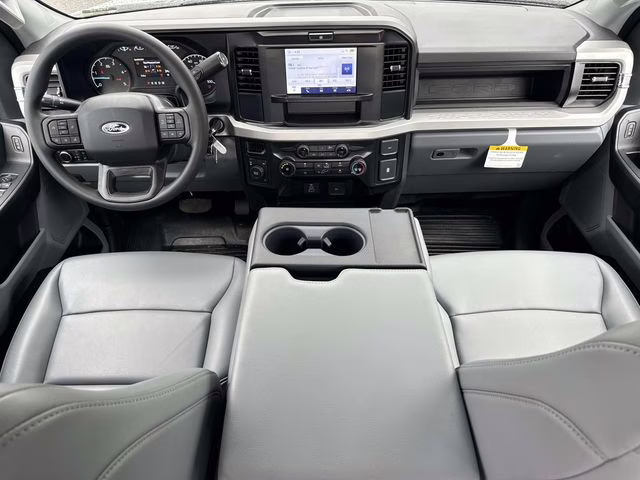 2026 Oxford White Ford Super Duty F-250 SRW XL 4X4 Truck