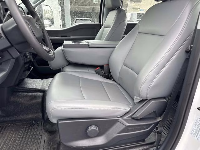 2026 Oxford White Ford Super Duty F-250 SRW XL 4X4 Truck