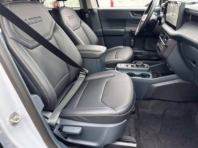 2026 White Metallic Ford Maverick Lobo Standard AWD Truck