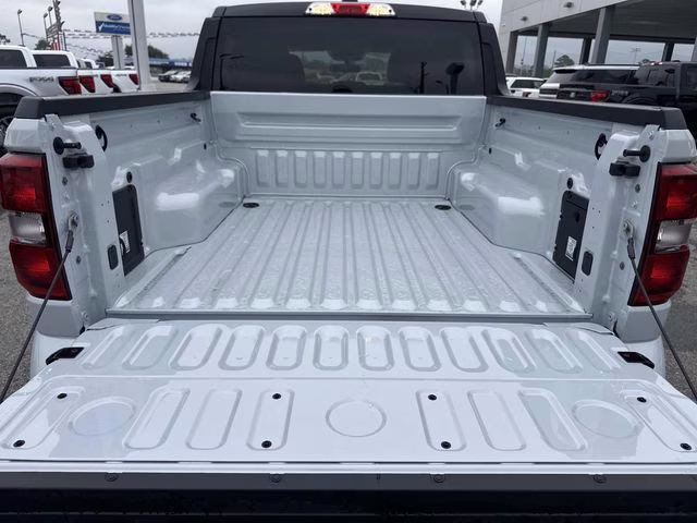 2026 White Metallic Ford Maverick Lobo Standard AWD Truck