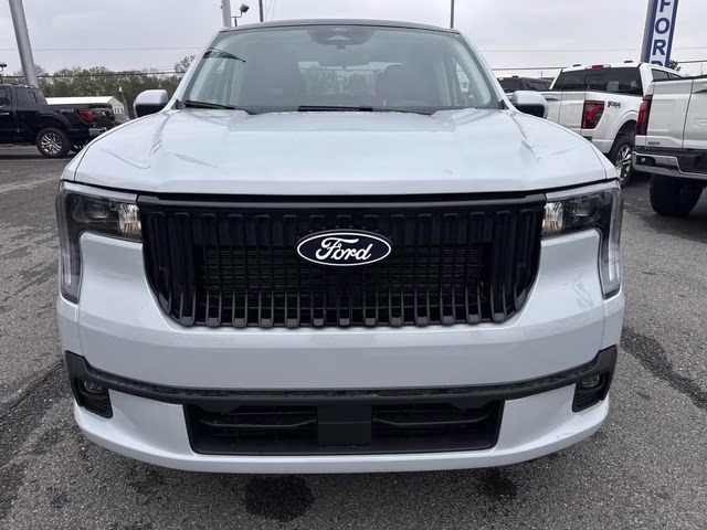 2026 White Metallic Ford Maverick Lobo Standard AWD Truck