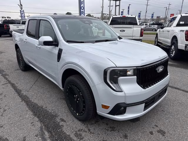 2026 White Metallic Ford Maverick Lobo Standard AWD Truck