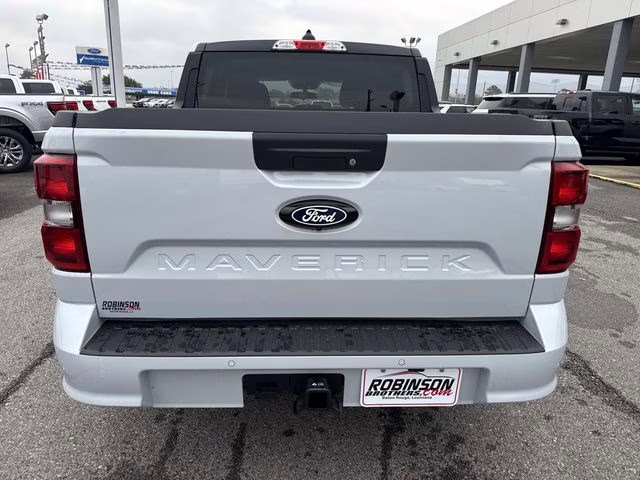 2026 White Metallic Ford Maverick Lobo Standard AWD Truck