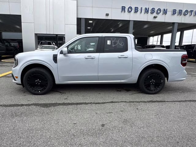 2026 White Metallic Ford Maverick Lobo Standard AWD Truck