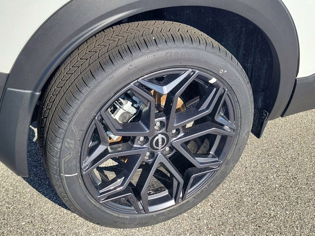 2026 Aspen White Nissan Kicks SR FWD SUV