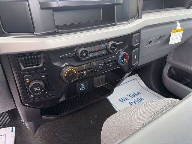 2026 Oxford White Ford Super Duty F-250 SRW XL 4X4 Truck