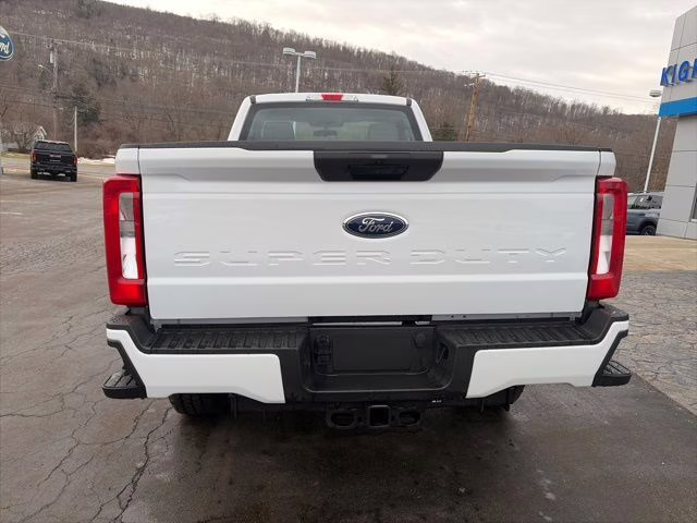 2026 Oxford White Ford Super Duty F-250 SRW XL 4X4 Truck