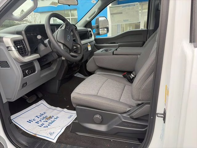 2026 Oxford White Ford Super Duty F-250 SRW XL 4X4 Truck