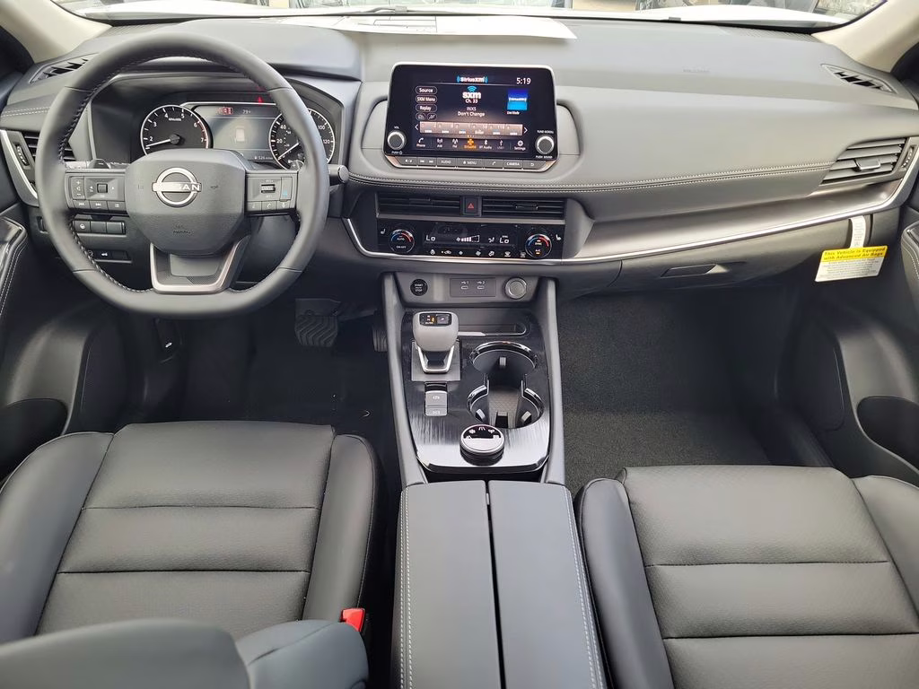 2026 Everest White Pearl Tricoat Nissan Rogue Dark Armor AWD SUV