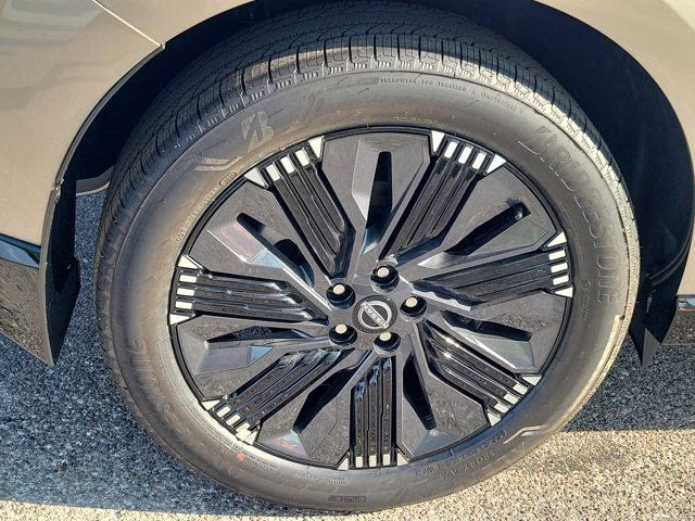 2026 Champagne Silver Metallic Nissan Murano Platinum AWD SUV