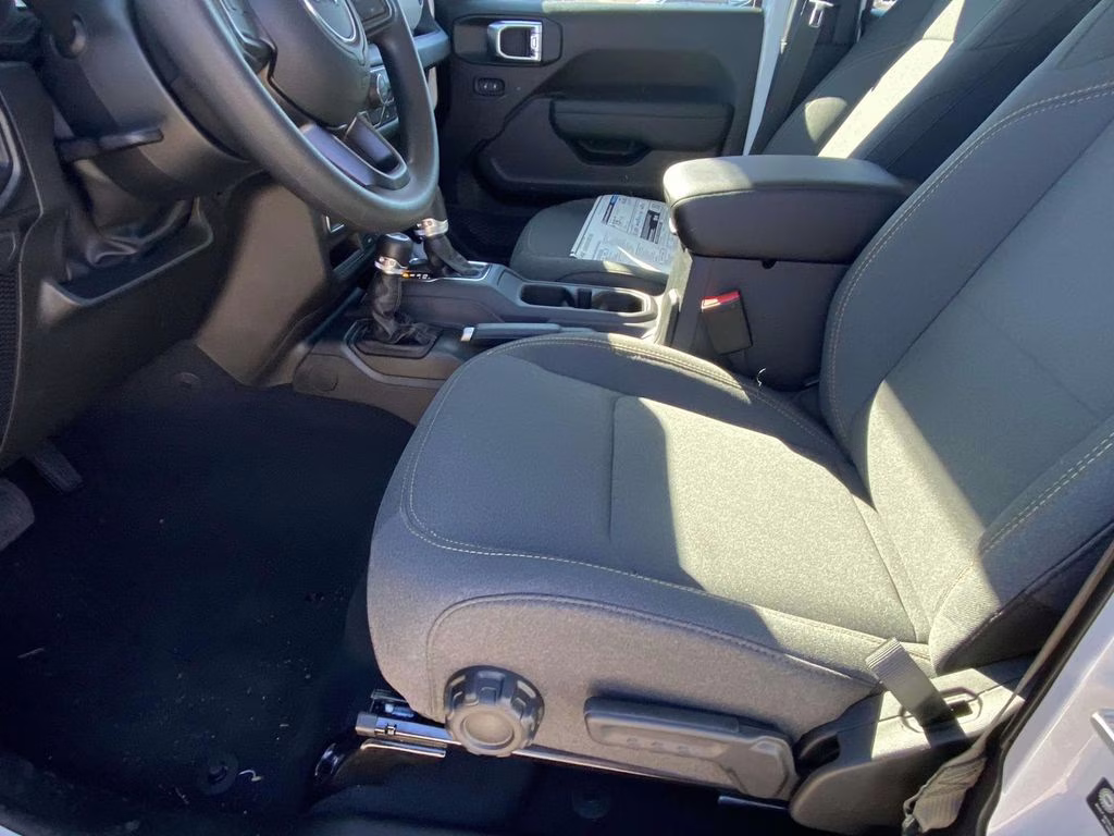 2026 Bright White Clearcoat Jeep Gladiator Sport 4X4 Truck