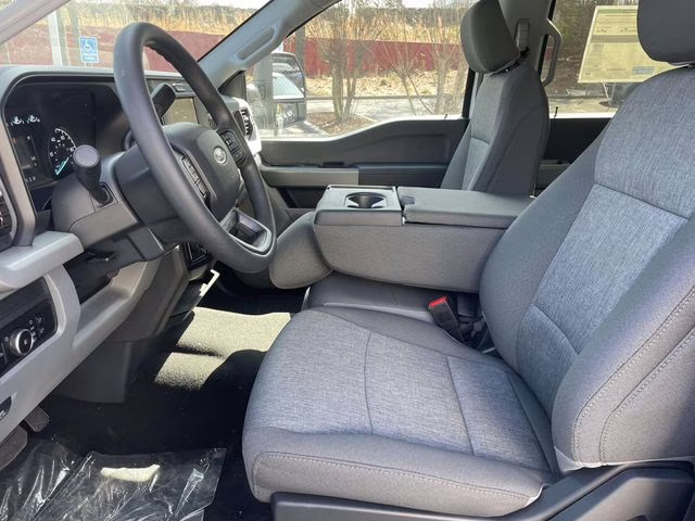 2026 Oxford White Ford Super Duty F-350 DRW XL 4X4 Truck