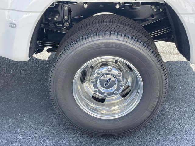 2026 Oxford White Ford Super Duty F-350 DRW XL 4X4 Truck