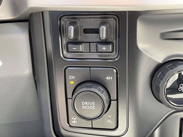 2026 Oxford White Ford Super Duty F-350 SRW XL 4X4 Truck