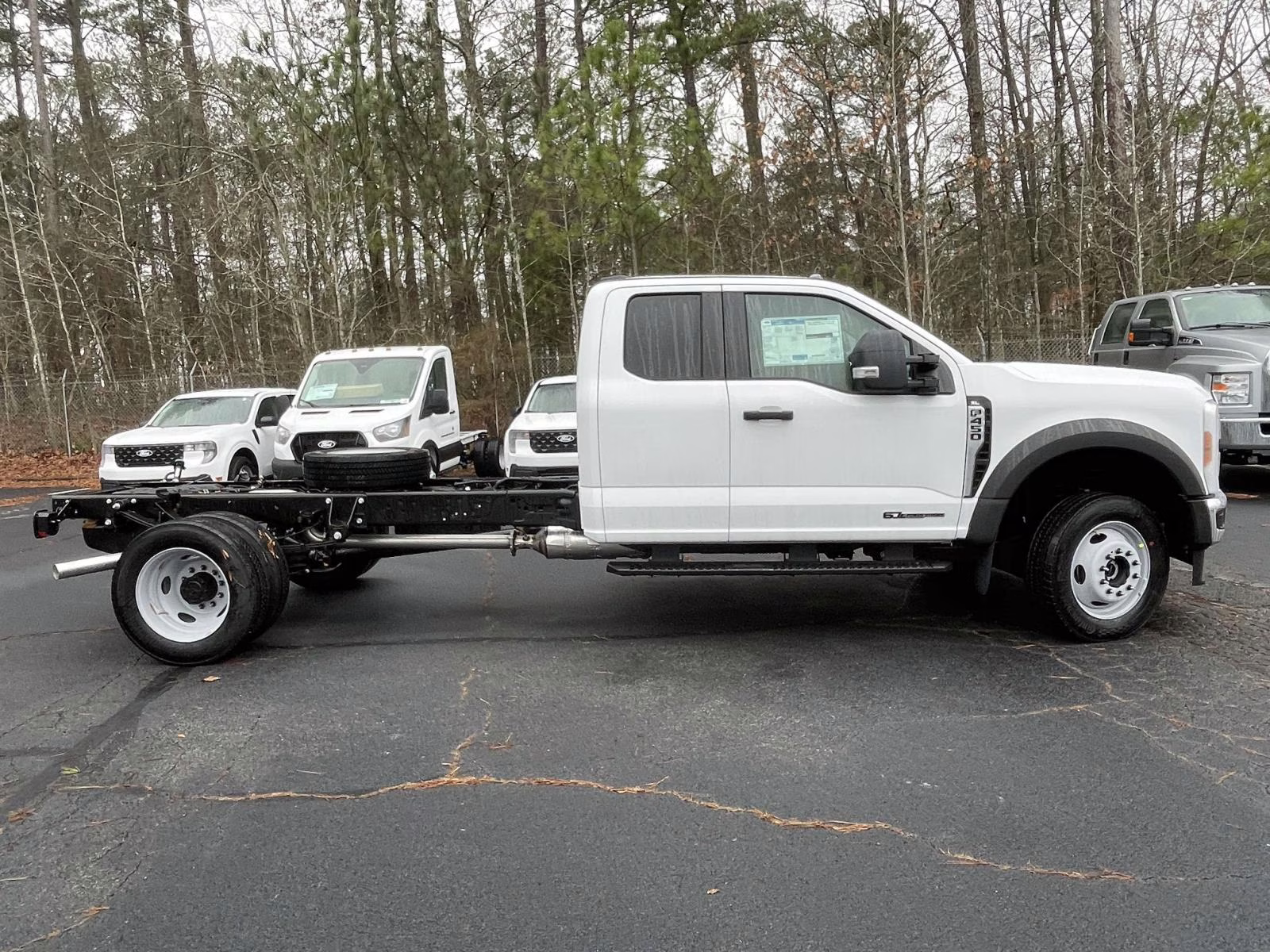 2026 Oxford White Ford Super Duty F-450 DRW XL 4X4 Chassis