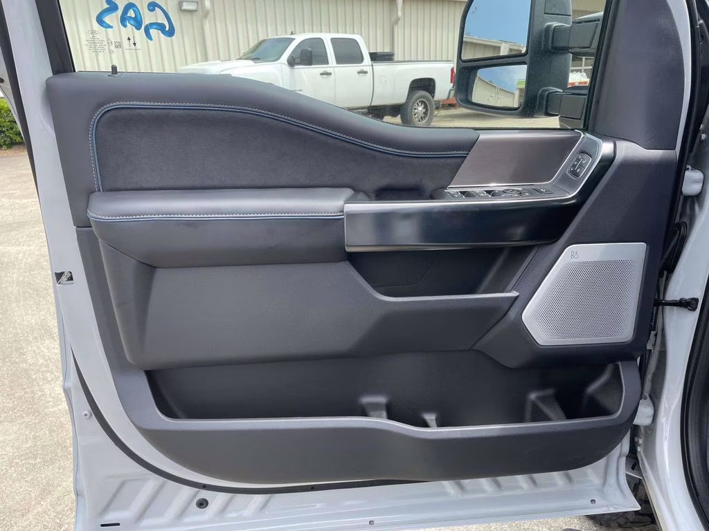 2026 Avalanche Ford Super Duty F-250 SRW Platinum 4X4 Truck