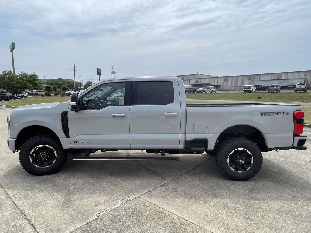 2026 Avalanche Ford Super Duty F-250 SRW Platinum 4X4 Truck