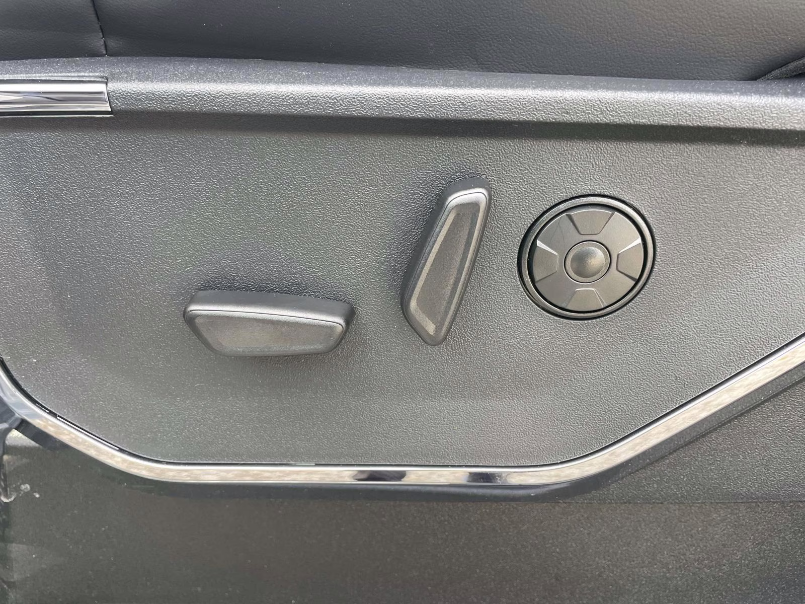 2026 Gray Metallic Ford Super Duty F-350 SRW Platinum 4X4 Truck