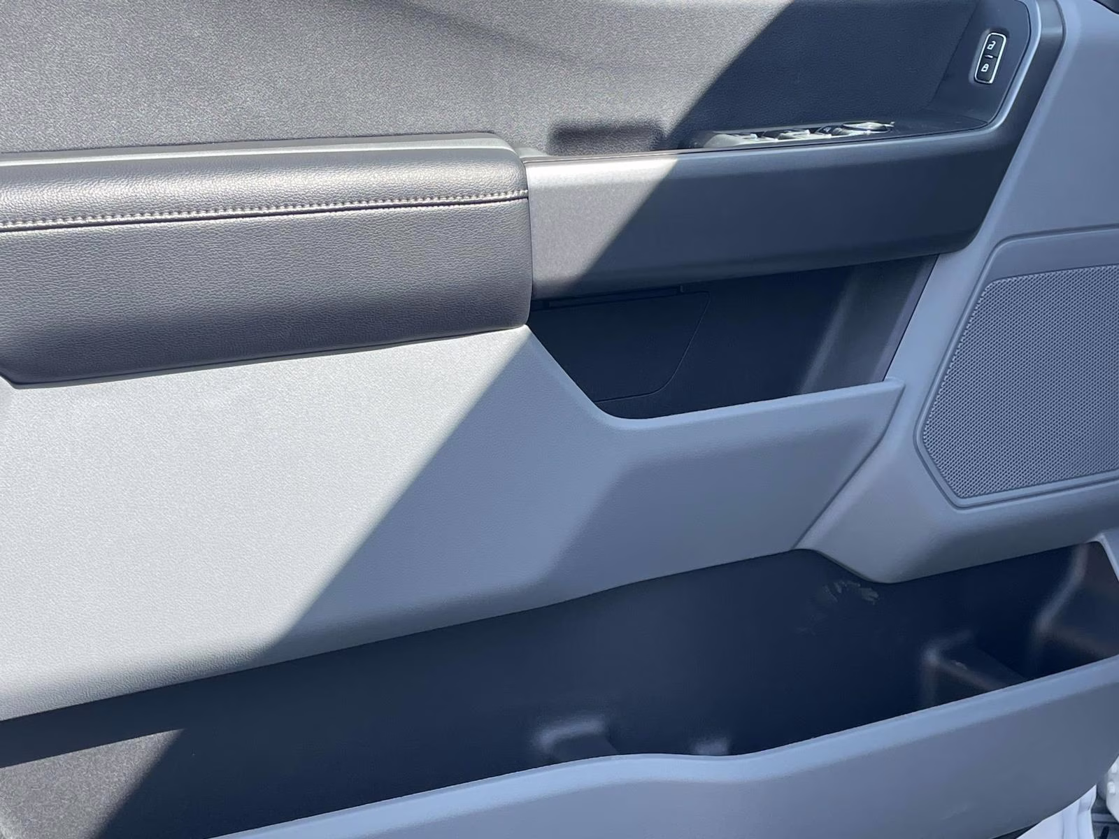 2026 Oxford White Ford Super Duty F-350 DRW XL 4X4 Truck