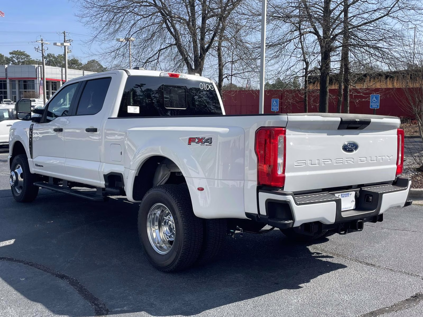 2026 Oxford White Ford Super Duty F-350 DRW XL 4X4 Truck