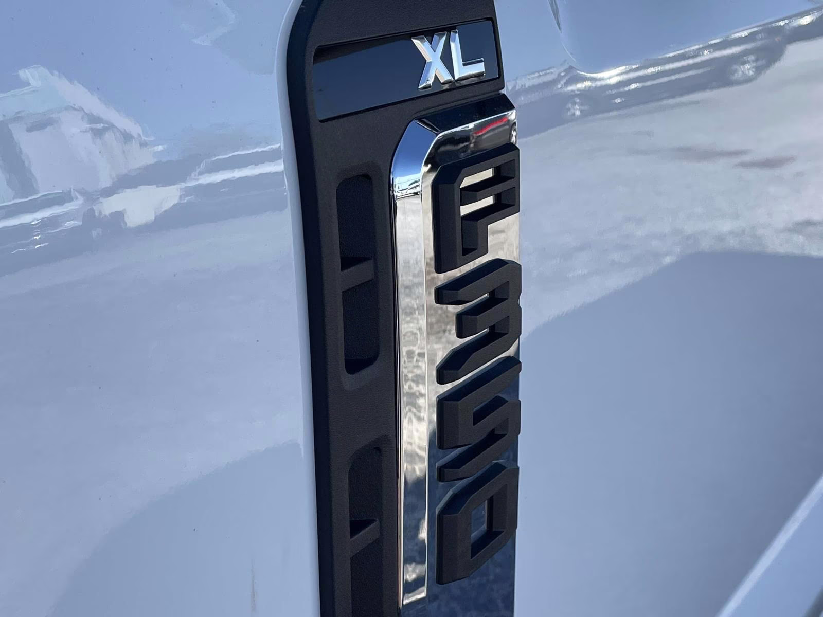 2026 Oxford White Ford Super Duty F-350 SRW XL 4X4 Truck