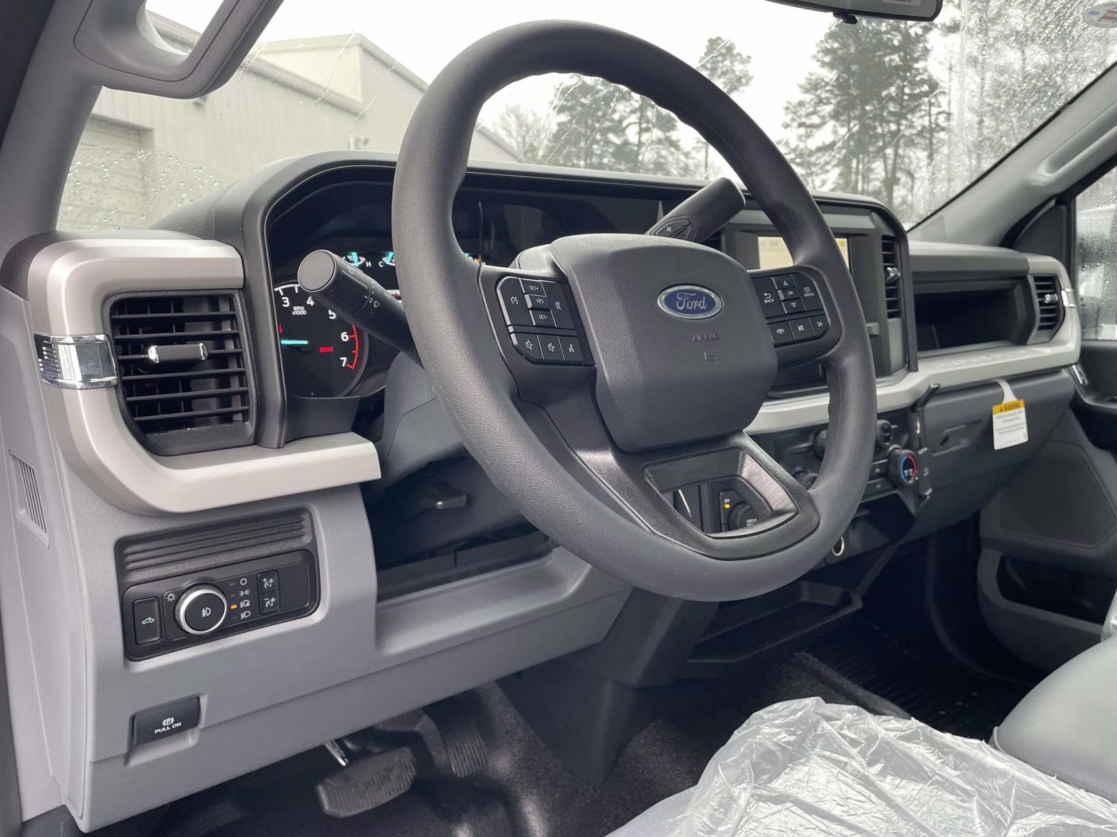 2026 Oxford White Ford Super Duty F-350 SRW XL 4X4 Truck