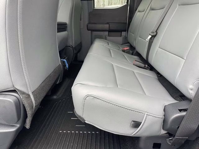 2026 Oxford White Ford Super Duty F-450 DRW XL 4X4 Chassis