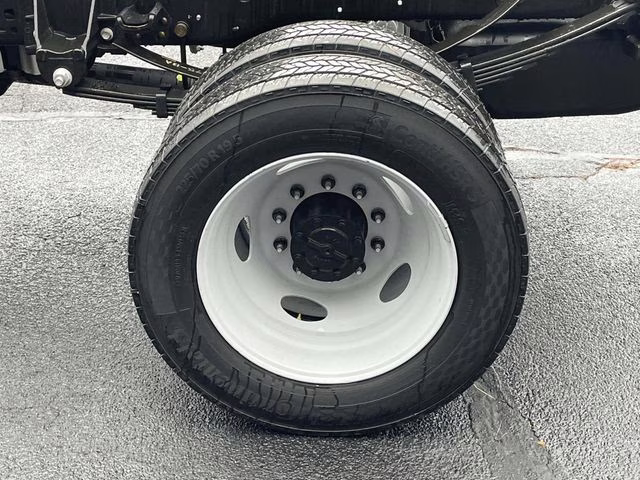 2026 Oxford White Ford Super Duty F-450 DRW XL 4X4 Chassis