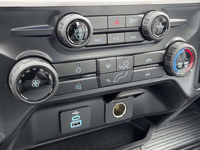 2026 Oxford White Ford Super Duty F-350 SRW XL 4X4 Truck