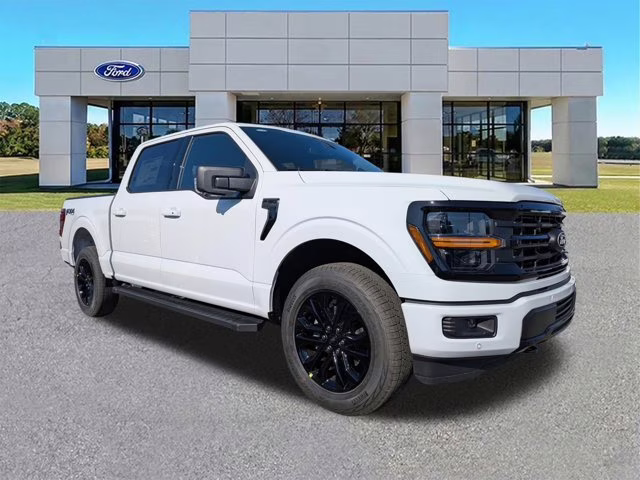 2026 Oxford White Ford F-150 XLT 4X4 Truck