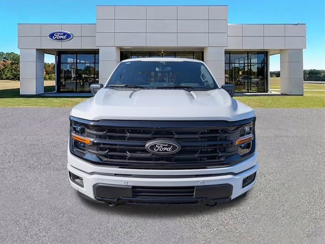 2026 Oxford White Ford F-150 XLT 4X4 Truck