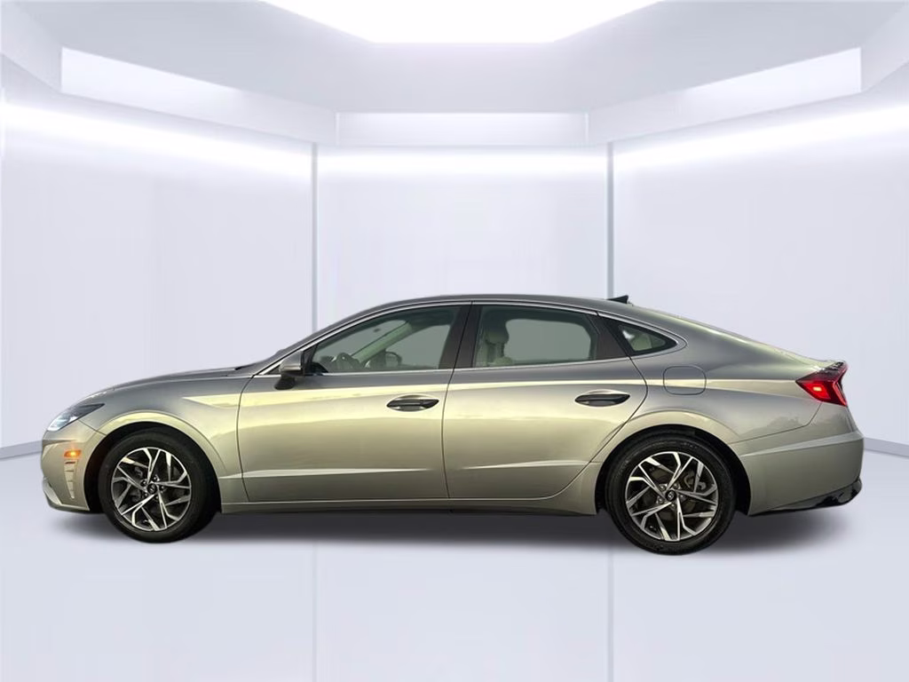 2021 Shimmering Silver Pearl Hyundai Sonata SEL FWD Sedan