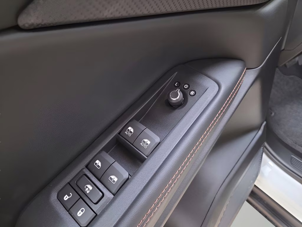 2026 bright white clearcoat Jeep Cherokee Limited 4X4 SUV