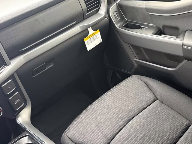 2025 White Metallic Ford F-150 XLT 4X4 Truck