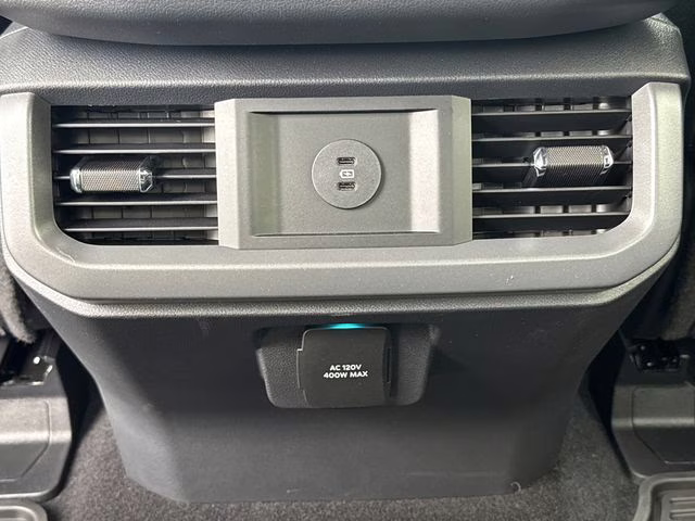 2025 White Metallic Ford F-150 XLT 4X4 Truck