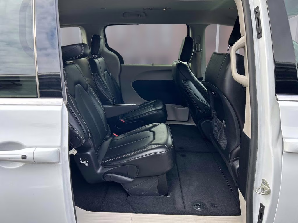 2024 Bright White Clearcoat Chrysler Pacifica Touring L FWD Van