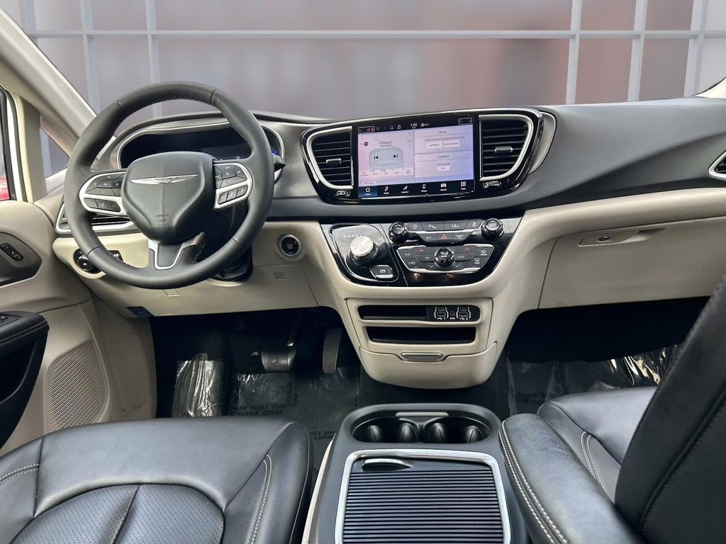 2024 Bright White Clearcoat Chrysler Pacifica Touring L FWD Van