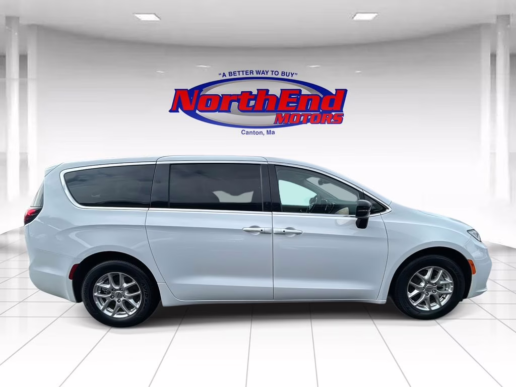 2024 Bright White Clearcoat Chrysler Pacifica Touring L FWD Van