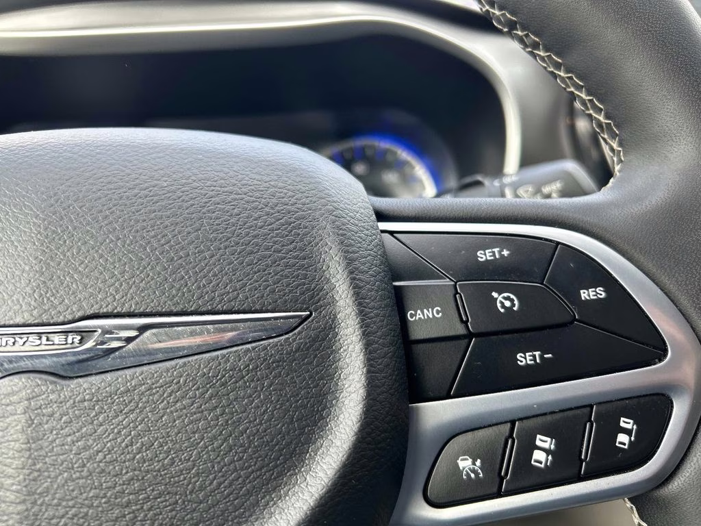 2024 Bright White Clearcoat Chrysler Pacifica Touring L FWD Van