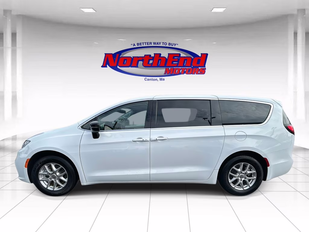 2024 Bright White Clearcoat Chrysler Pacifica Touring L FWD Van