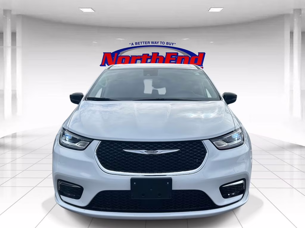 2024 Bright White Clearcoat Chrysler Pacifica Touring L FWD Van