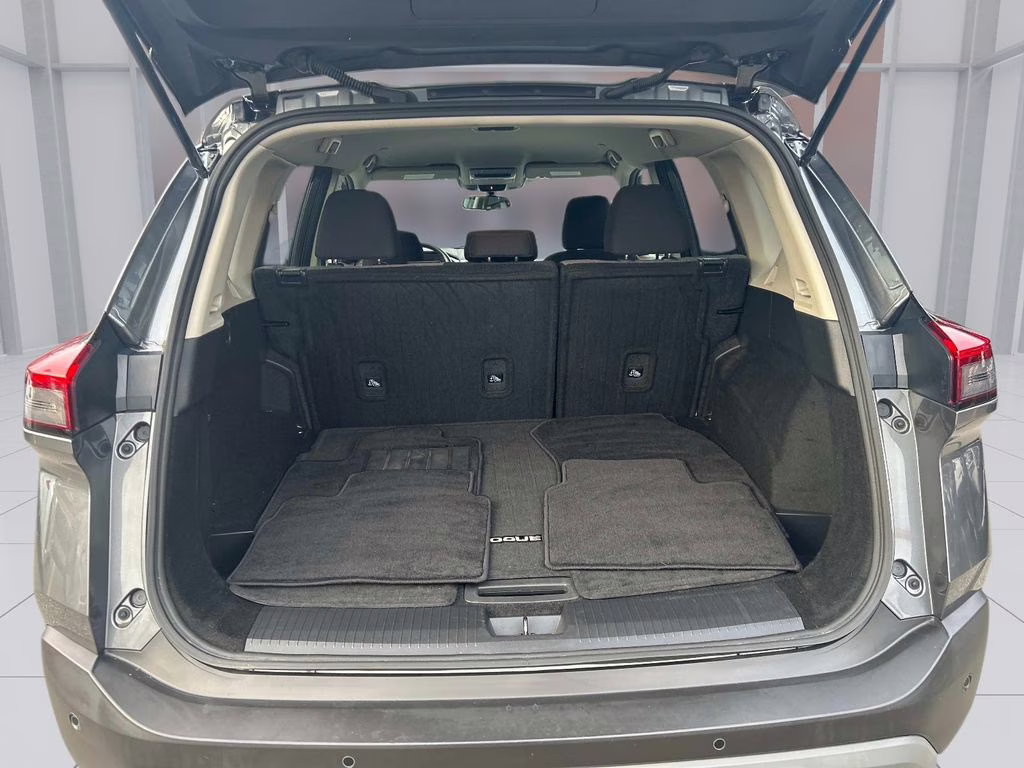2022 Gun Metallic Nissan Rogue SV AWD SUV