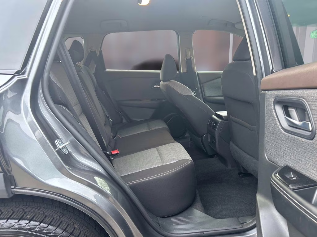 2022 Gun Metallic Nissan Rogue SV AWD SUV