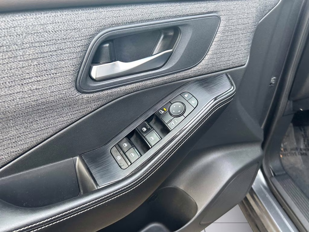 2022 Gun Metallic Nissan Rogue SV AWD SUV