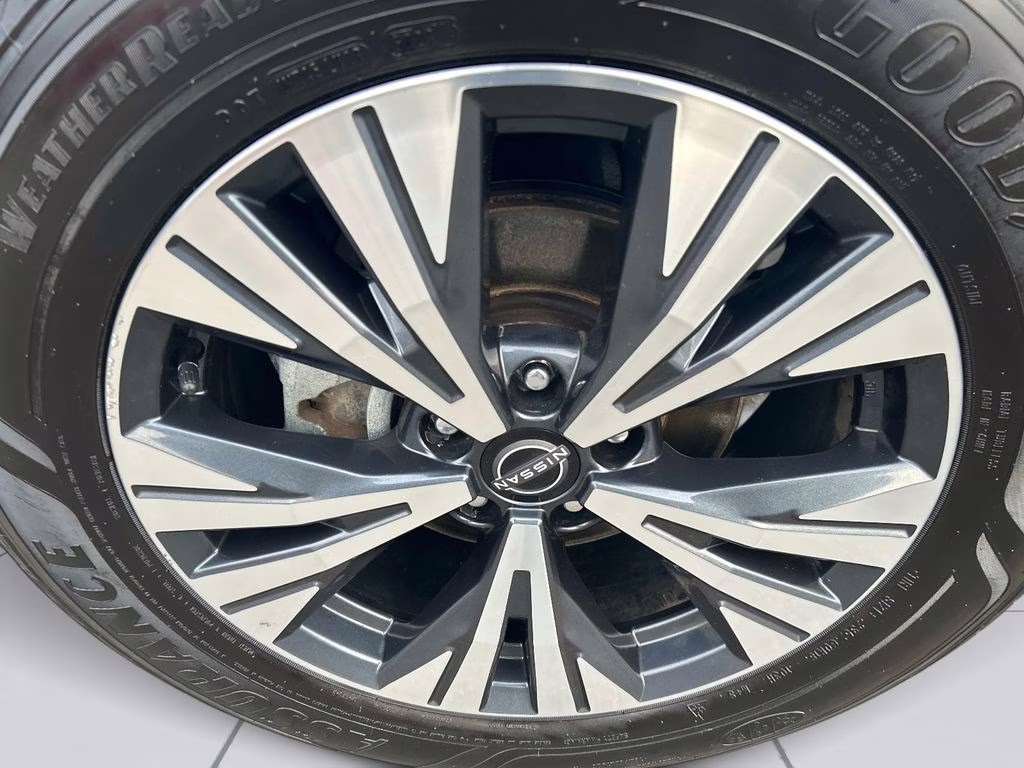 2022 Gun Metallic Nissan Rogue SV AWD SUV