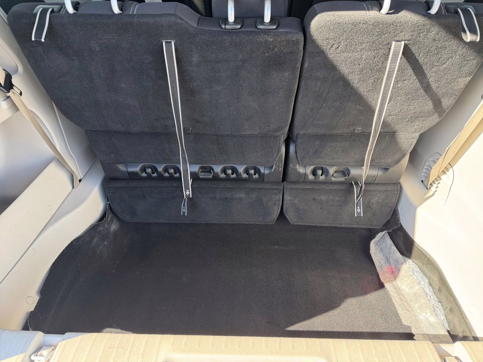 2023 Silver Mist Clearcoat Chrysler Voyager LX FWD Van