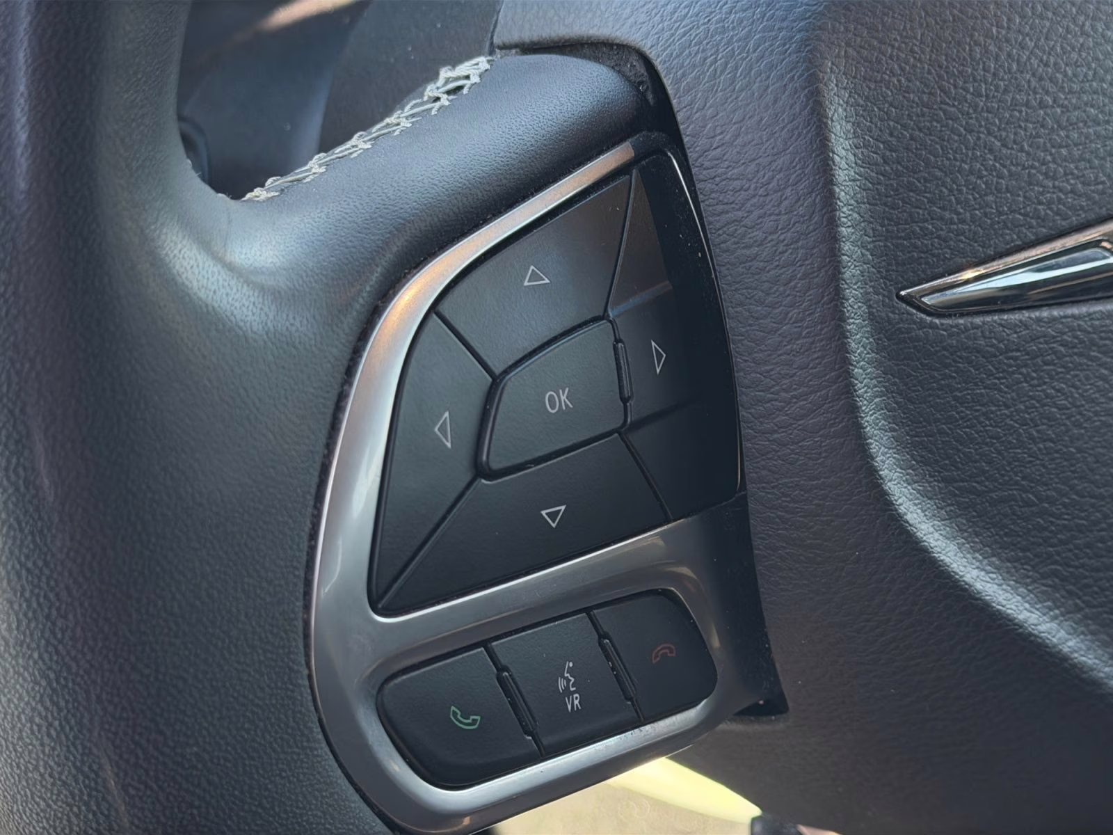 2023 Silver Mist Clearcoat Chrysler Voyager LX FWD Van