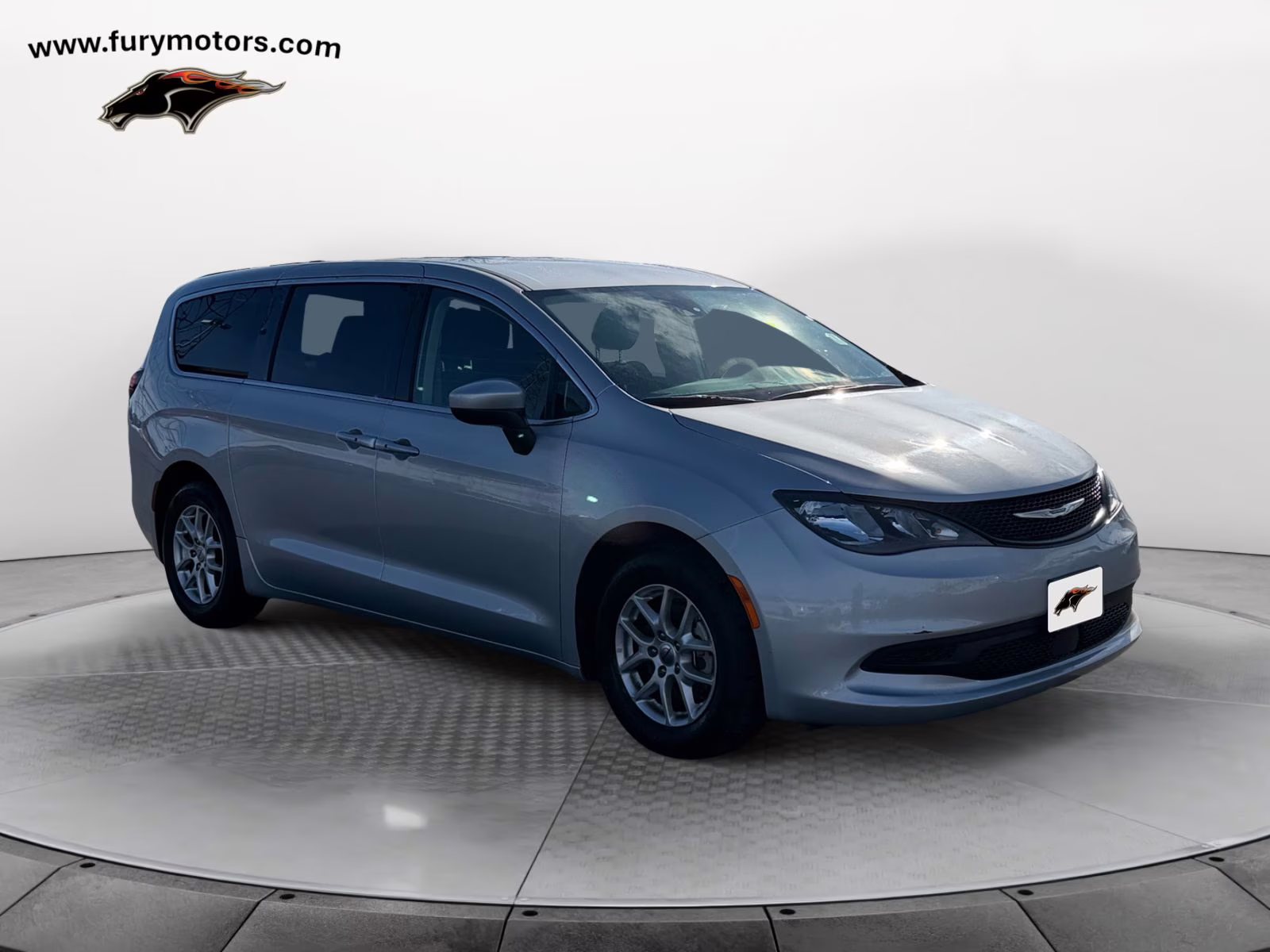 2023 Silver Mist Clearcoat Chrysler Voyager LX FWD Van